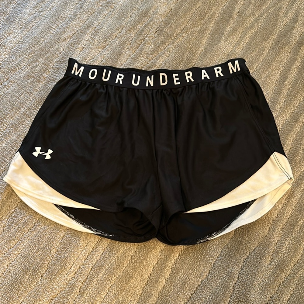 Under Armour Heat Gear Women’s Shorts - Size Medium